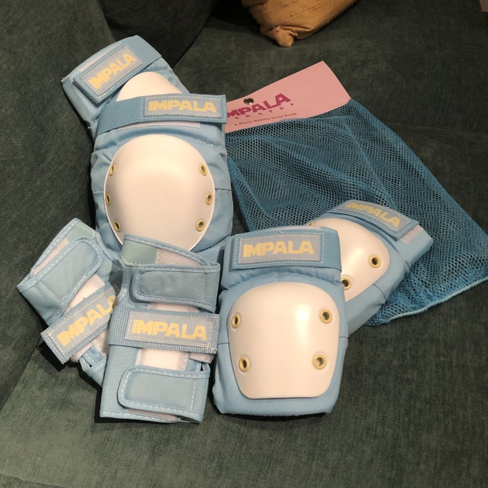 Impala Skates Protective Set Size Medium in Blue